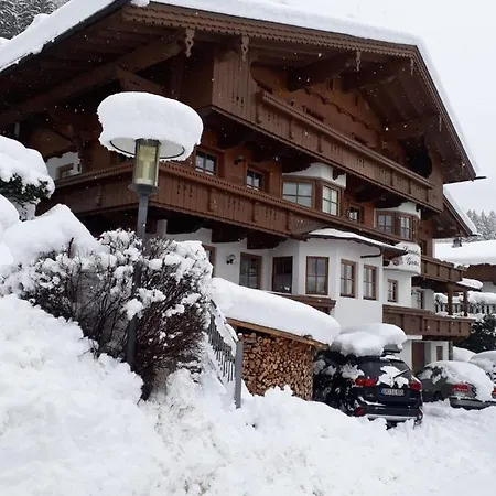 石榴乡间别墅公寓 4*