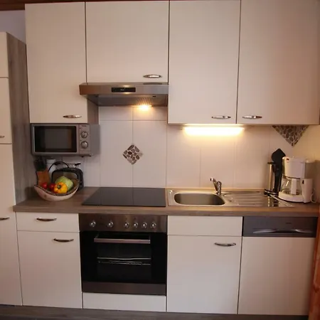 石榴乡间别墅公寓 4*