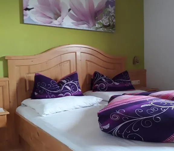 Granat Πανσιόν