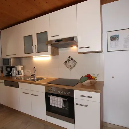 Landhaus Granat Гостевой дом Майрхофен